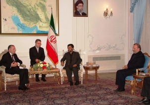 توصیه احسان اوغلو در ملاقات با احمدی نژاد و پاسخ وی