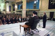 دیدار به همراه مدیران وزارت امور خارجه با رهبر انقلاب، 23 اسفند 1384